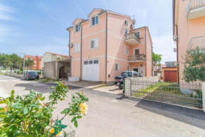  Apartments Stablinac Vodice  Водице